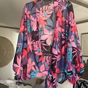 Size M sheer shorter kimono  - beautiful multi color